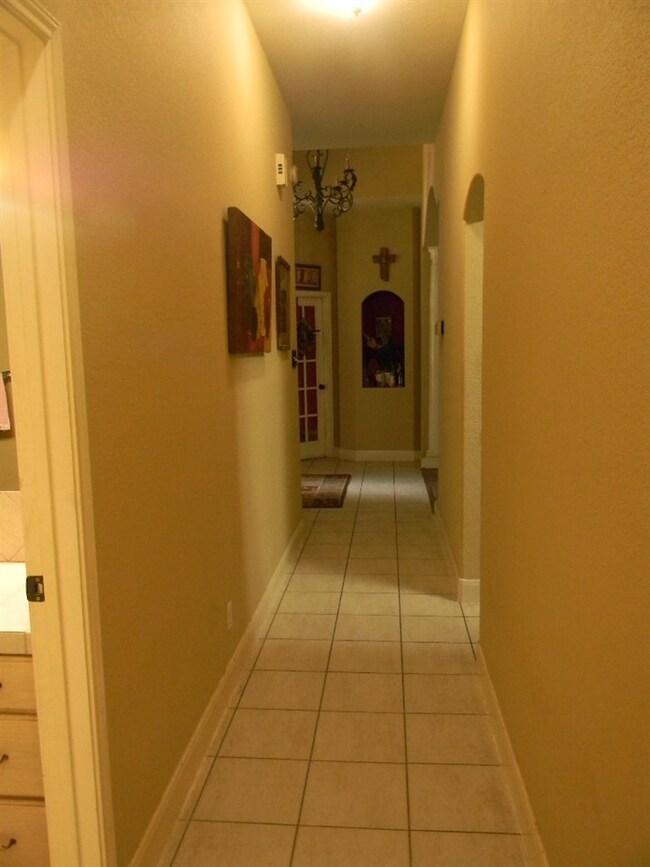 219 Oriole Ln, Laredo, TX 78045 - photo 7