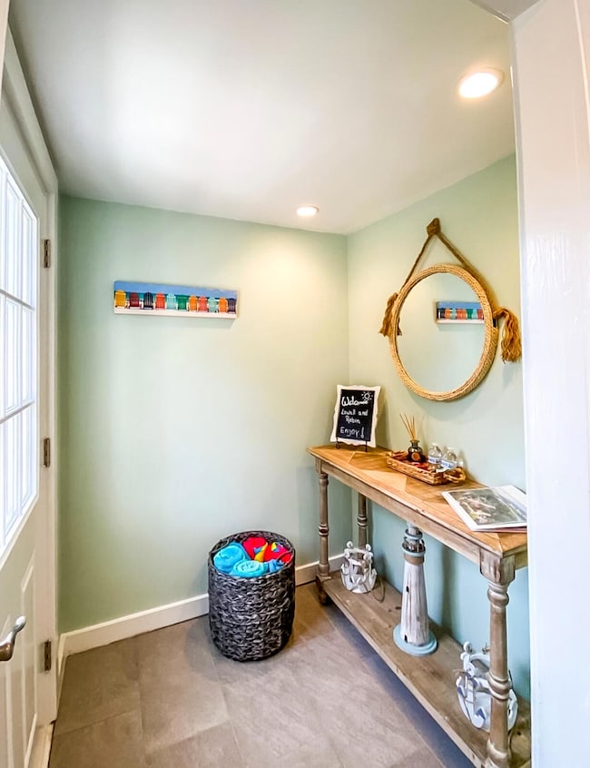 Unit 1 - Foyer