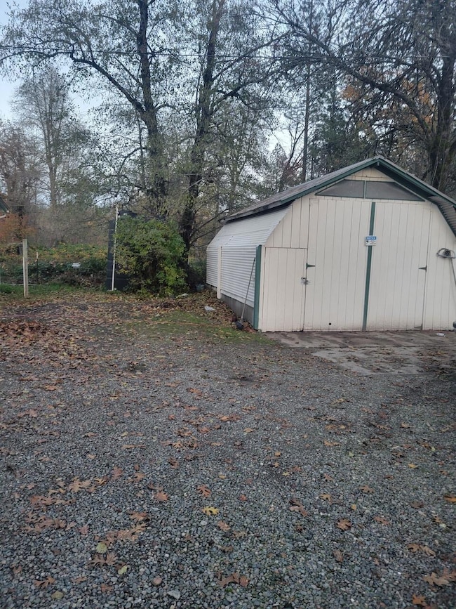 1411 Rockydale Rd, Cave Junction, OR 97523 - photo 3