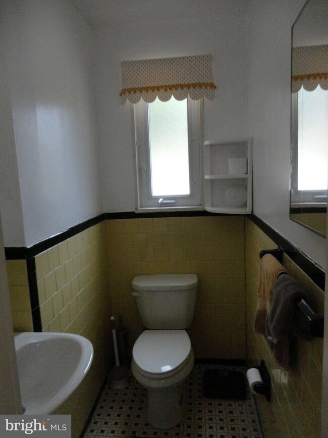 53 E Taylor Run Pkwy, Alexandria, VA 22314 - photo 5