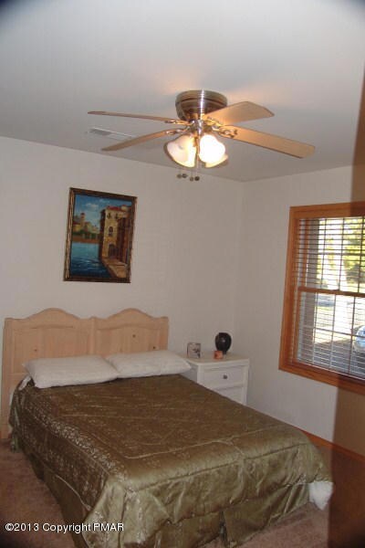 7686 Lake Shore Dr, Pocono Lake, PA 18347 - photo 4