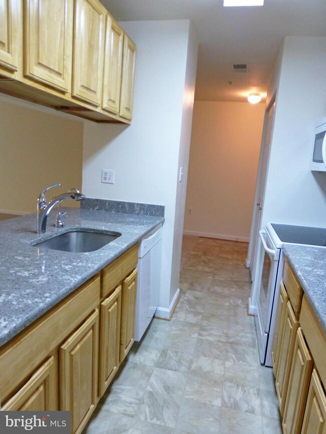 204 Juneberry Way unit 1B, Glen Burnie, MD 21061 - photo 7