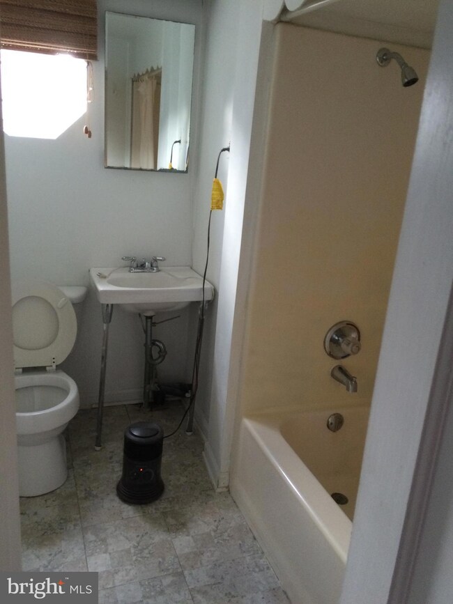 413 N East St unit 2, Culpeper, VA 22701 - photo 3