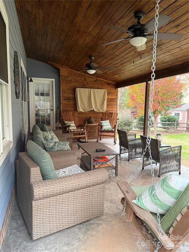 11001 Gladewater Dr, Matthews, NC 28105 - photo 2