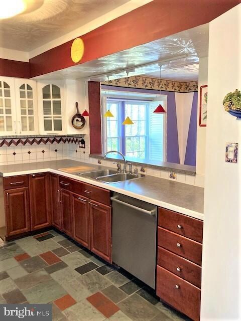 3716 Angelton Ct, Burtonsville, MD 20866 - photo 4