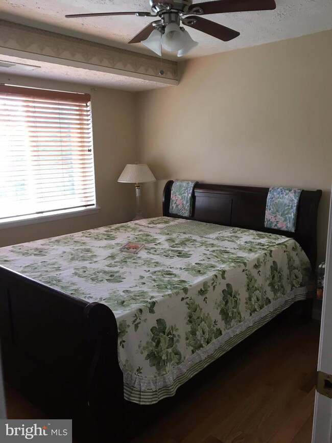 19601 Gunners Branch Rd unit A, Germantown, MD 20876 - photo 6