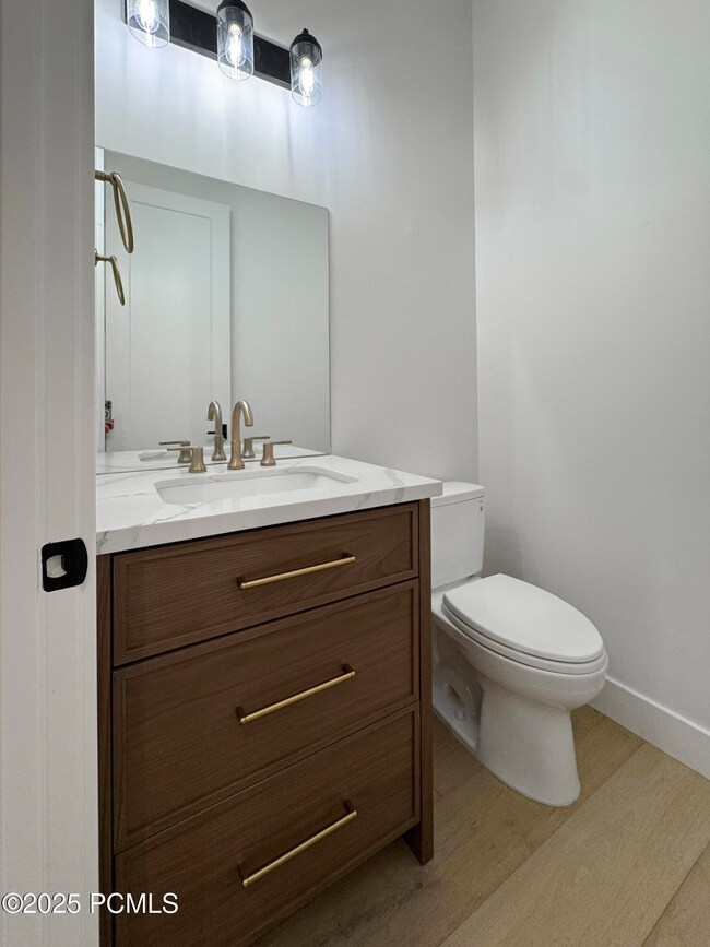03-2 half bath