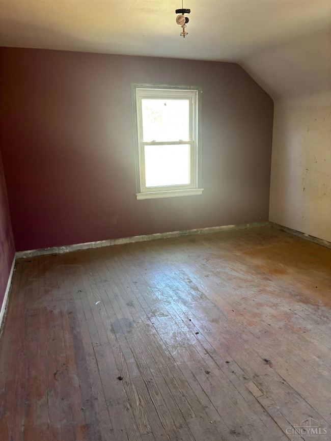 2327 Losantiville Ave, Cincinnati, OH 45237 - photo 4