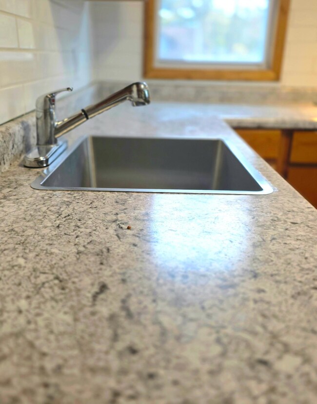 805 4th St SW, Willmar, MN 56201 - photo 6