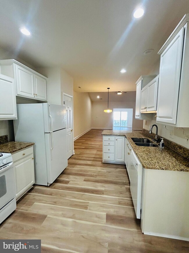 308 Lynn Dr, Stephens City, VA 22655 - photo 6