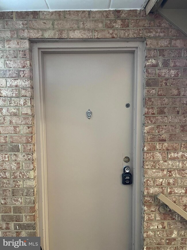 2618 Ft Farnsworth 3b Rd unit 233, Alexandria, VA 22303 - photo 2