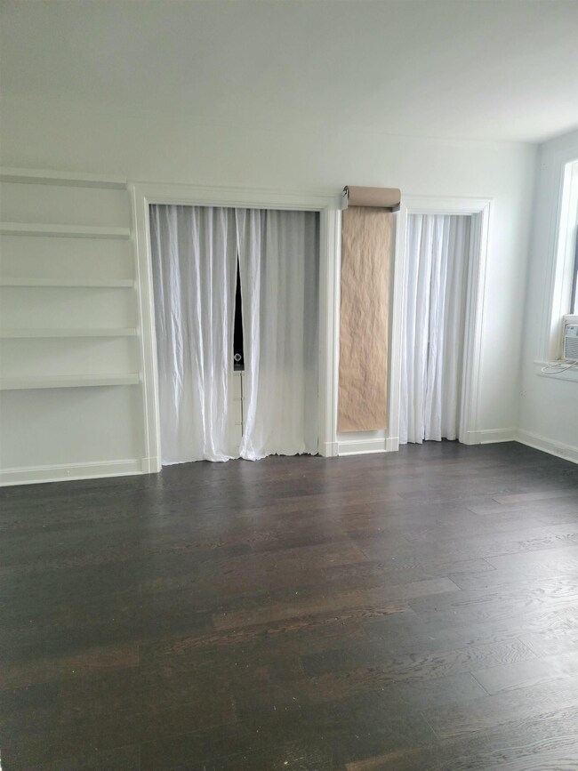 The Hague Building unit 3M, Jersey City, NJ 07306 - photo 4