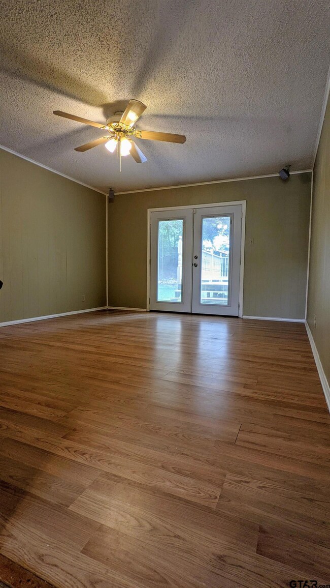 1518 1518 Austin Dr, Tyler, TX 75701 - photo 3