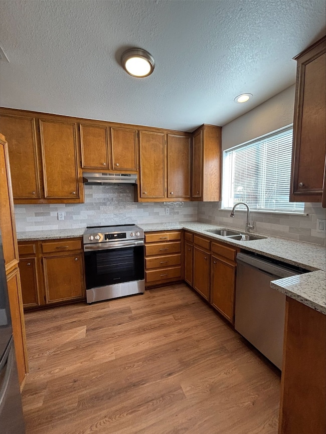 702 Matthews Ct, Arlington, TX 76012 - photo 5