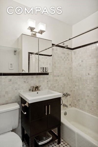 689 Fort Washington Ave unit 4B, New York, NY 10040 - photo 7