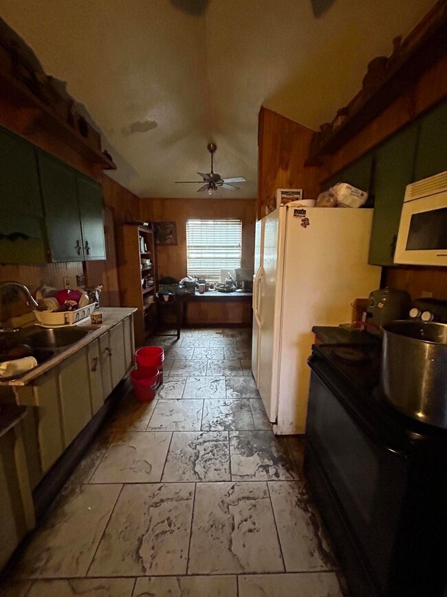 1002 Quail Hollow Kitchen