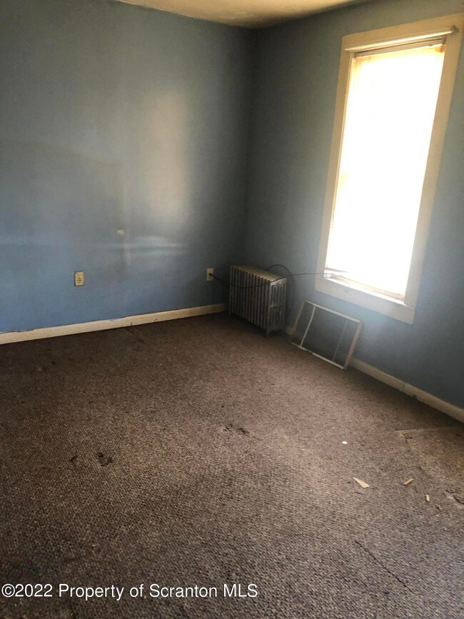 1515 Swetland St, Scranton, PA 18504 - photo 4