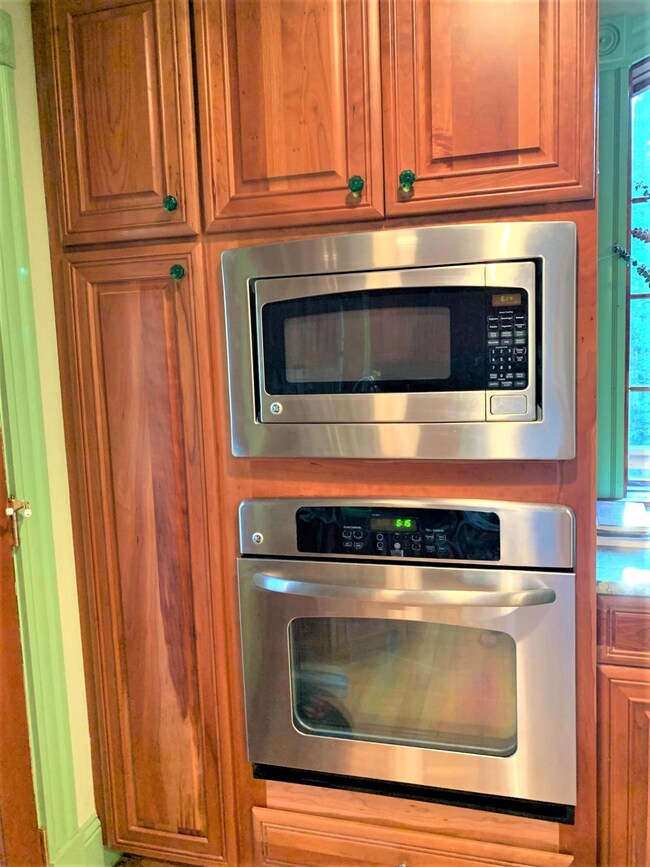 19 Bayes Hill Rd, Oak Bluffs, MA 02557 - photo 7