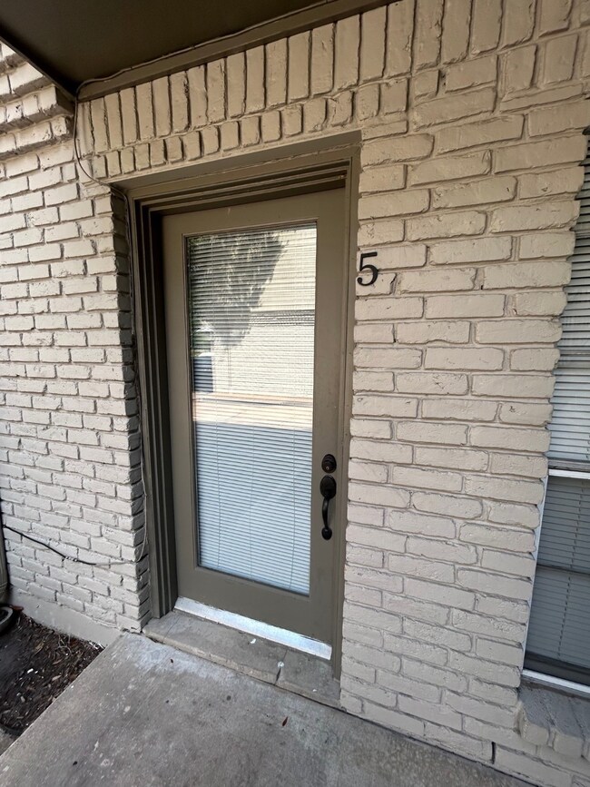 3902 Mandell St unit 5, Houston, TX 77006 - photo 2