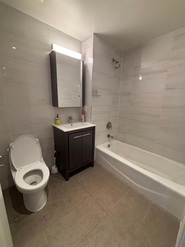 4223 Parsons Blvd unit 5D, Flushing, NY 11355 - photo 5