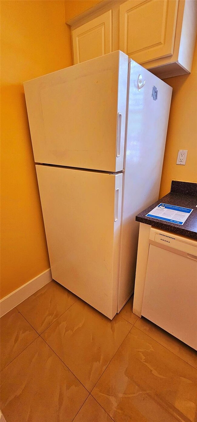 1881 NW 96th Terrace unit 7F, Pembroke Pines, FL 33024 - photo 5