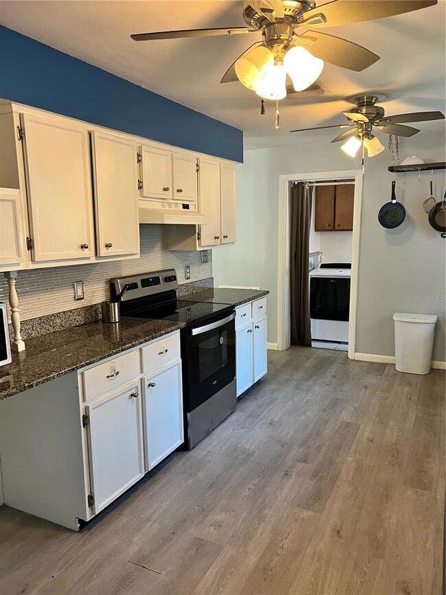 1348 Woodmere Ln, Fort Myers, FL 33919 - photo 5