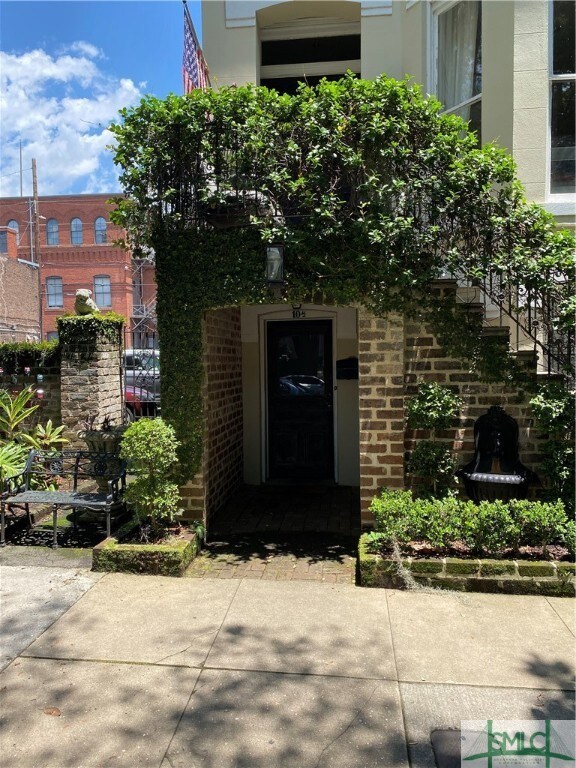 10 E Jones St unit Garden Level, Savannah, GA 31401 - photo 2