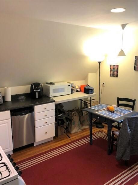 191 Power St unit 2 R, Providence, RI 02906 - photo 3