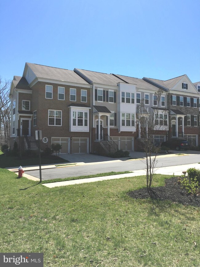 43629 White Cap Terrace, Chantilly, VA 20152 - photo 2