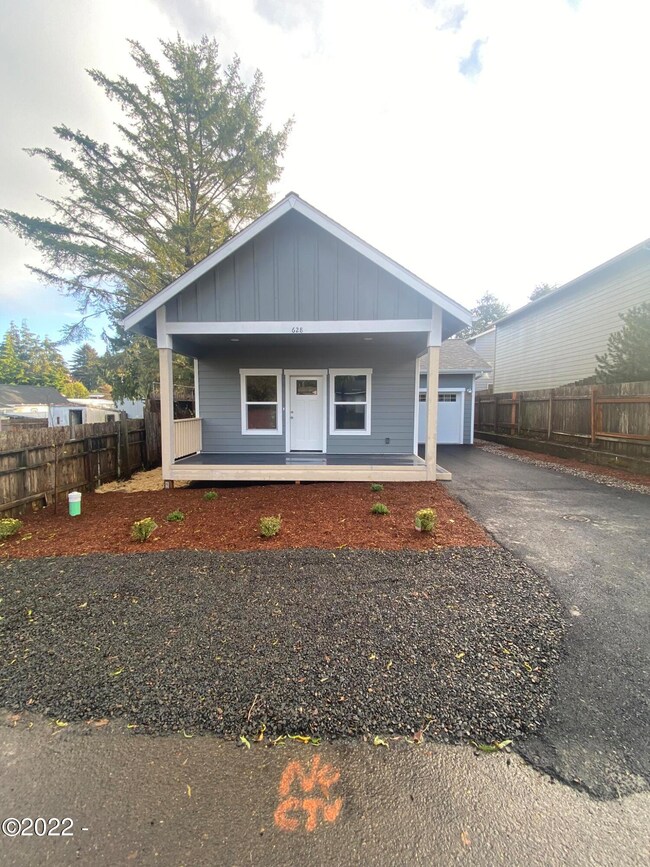 628 SE Port Ave, Lincoln City, OR 97367 - photo 3