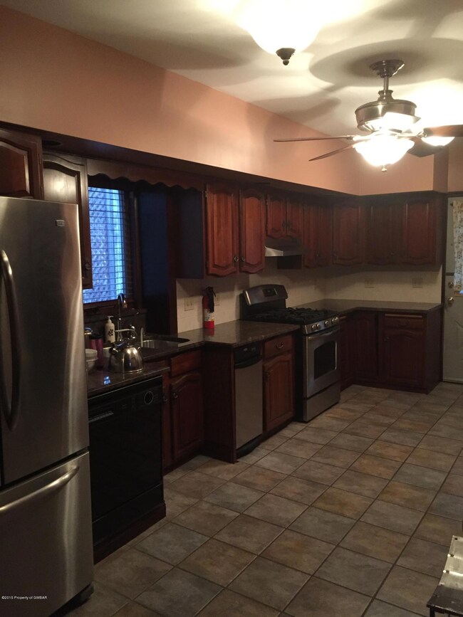 351 Rutter Ave, Kingston, PA 18704 - photo 5