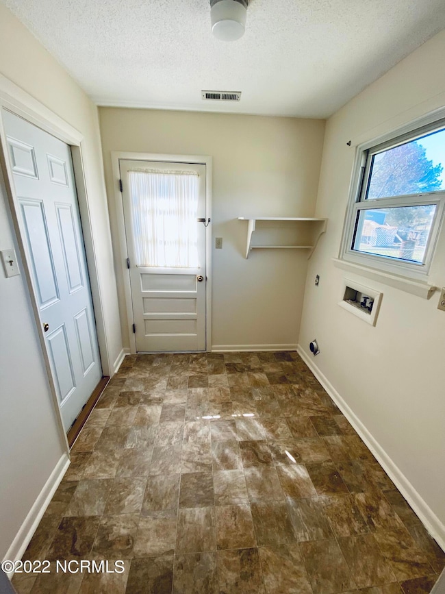 106 Lance Ct, Jacksonville, NC 28546 - photo 4