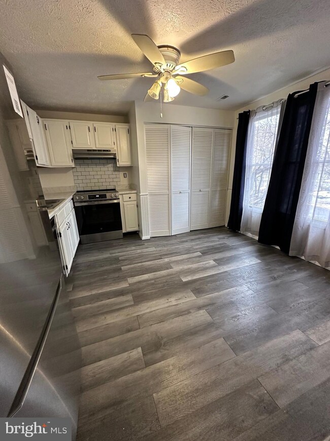 19611 Twinflower Cir, Germantown, MD 20876 - photo 5