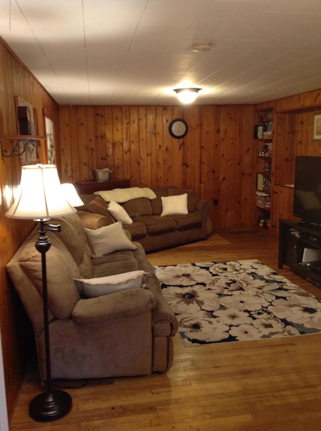 153 Country Rd, Falls, PA 18615 - photo 6
