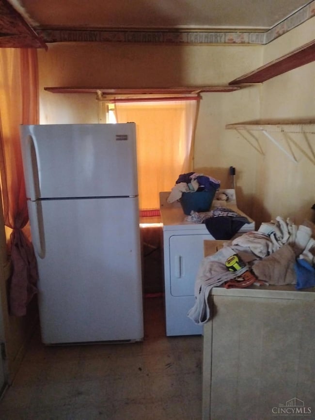 332 E South St, Hillsboro, OH 45133 - photo 4