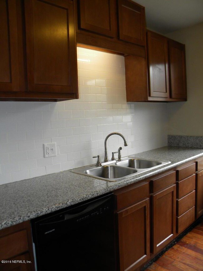 2955 Park St, Jacksonville, FL 32205 - photo 2