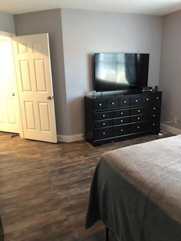 ARONS MASTER BEDROOM