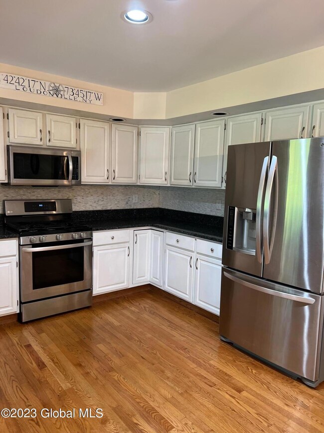 21 Greyledge Dr, Albany, NY 12211 - photo 7