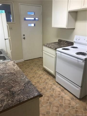 234 Harrill St, Statesville, NC 28677 - photo 4