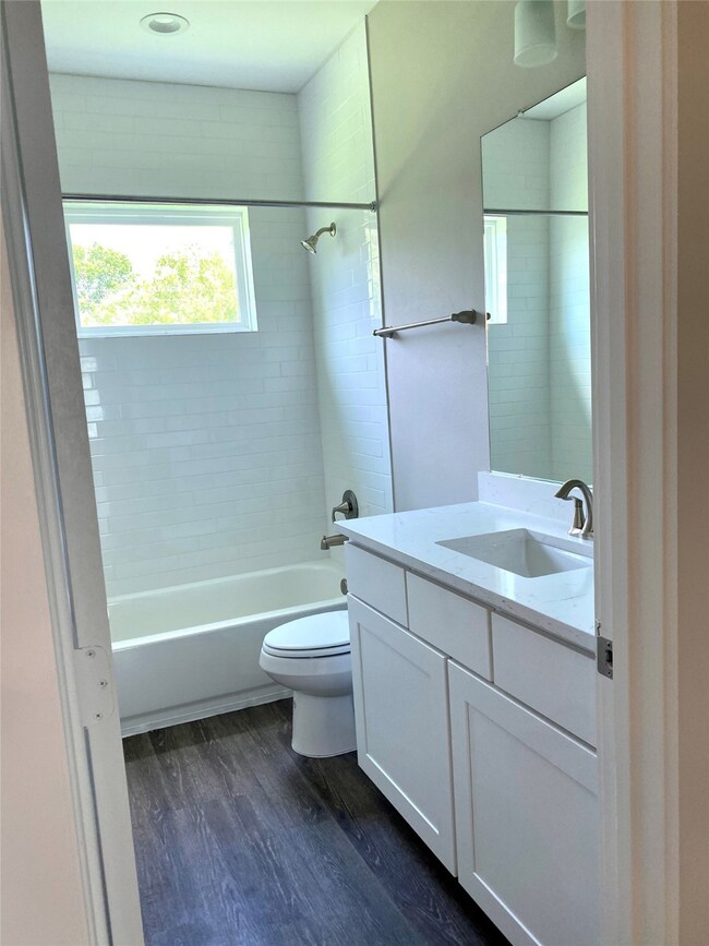 884 Fortune St, Houston, TX 77088 - photo 5