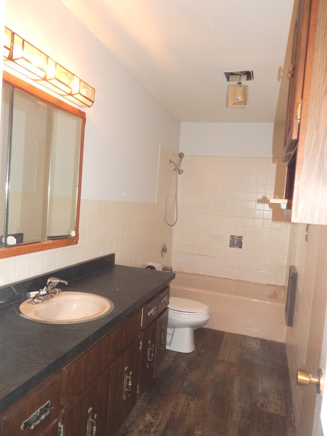 1901 Apache Rd, Waukegan, IL 60087 - photo 4