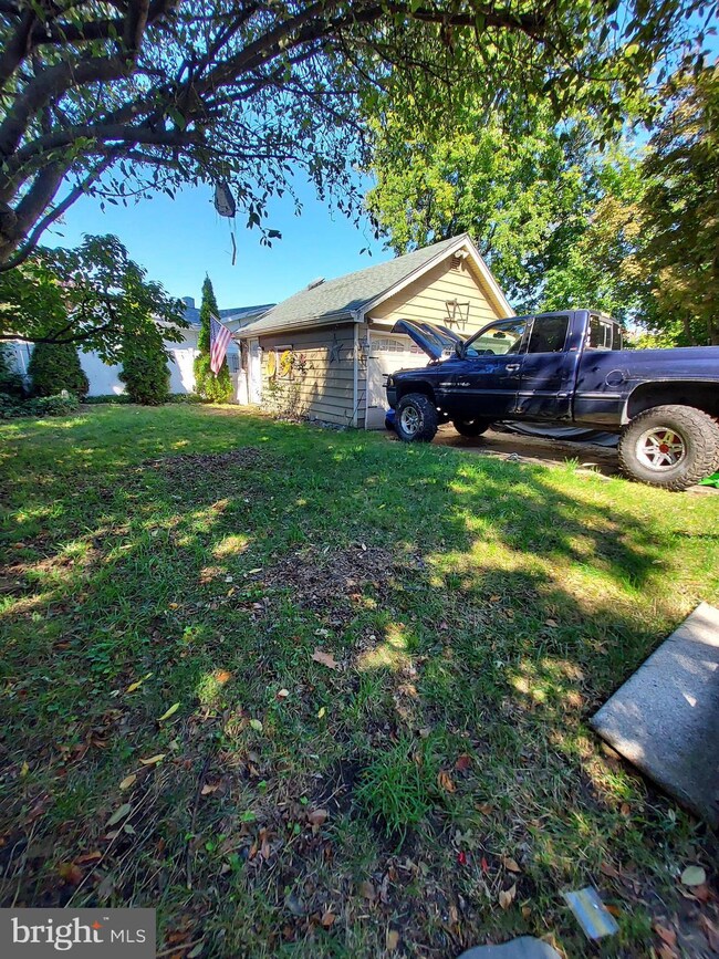 109 W Crystal Lake Ave, Haddon Township, NJ 08108 - photo 3