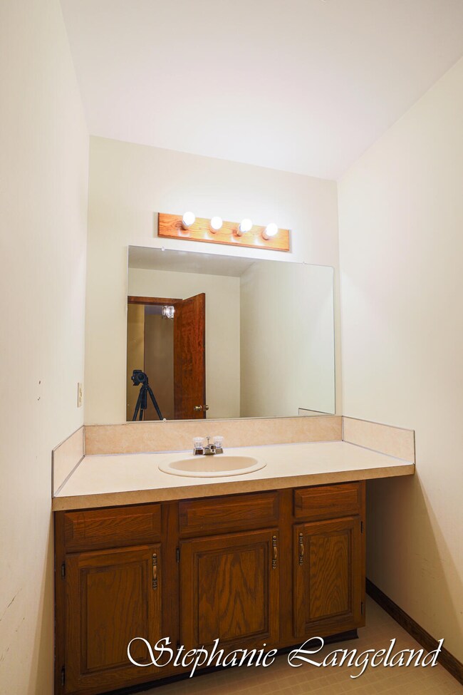 2168 Wildfield-5