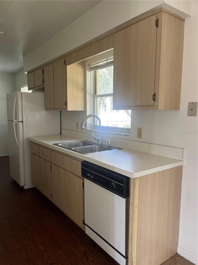 Kitchen right side