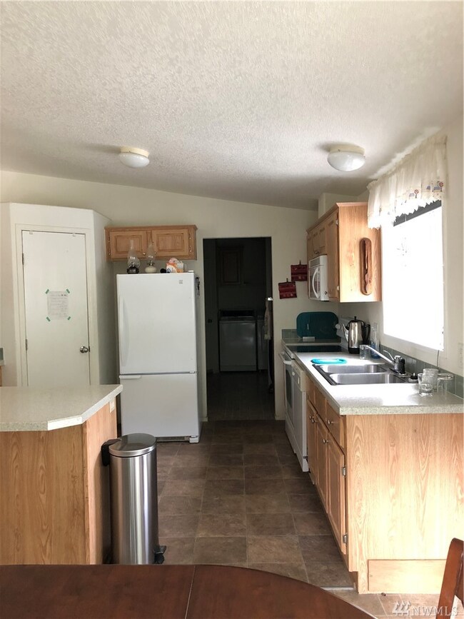 146 Hadlock Ave, Port Hadlock-Irondale, WA 98339 - photo 4