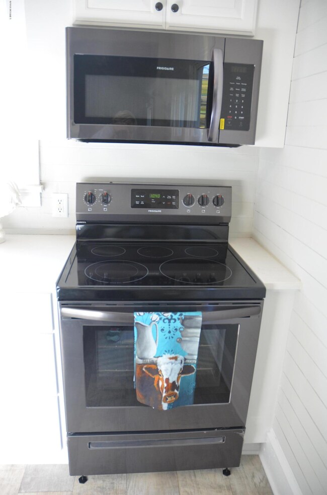 BLACK STAINLESS STEEL