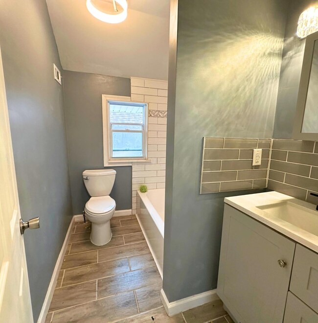 805 Berkeley Rd, Columbus, OH 43205 - photo 7