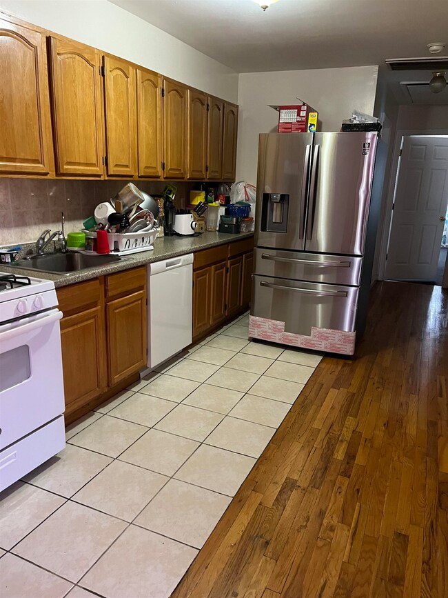 501 Ocean Ave, Jersey City, NJ 07305 - photo 4