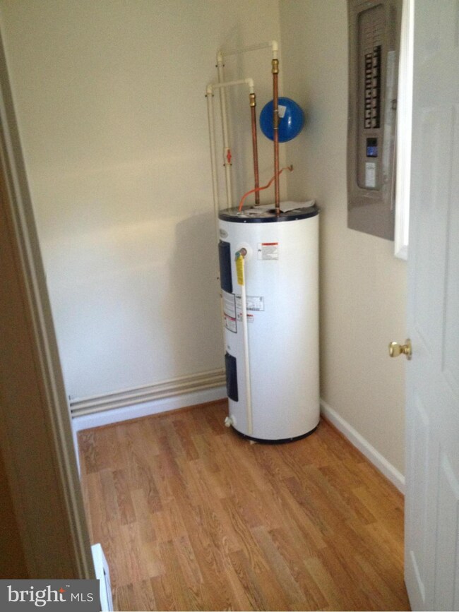 520 Cedarleaf Ave, Capitol Heights, MD 20743 - photo 4