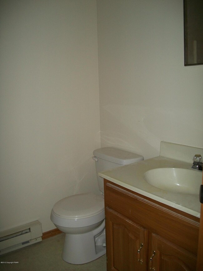 343 Fernwood Dr, East Stroudsburg, PA 18301 - photo 6